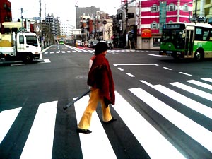 ちなみに先生は右奥に見えるチャイナパブでボラれたことがある。 ちなみに先生は右奥に見えるチャイナパブでボラれたことがある。