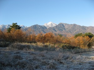IMG_3256 なんとか岳にのぞむ